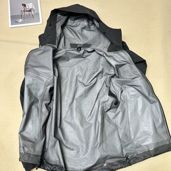 Arcteryx Beta Series Beta LT Hooded Hardshell Jacket, Size L - Picture 6 of 6